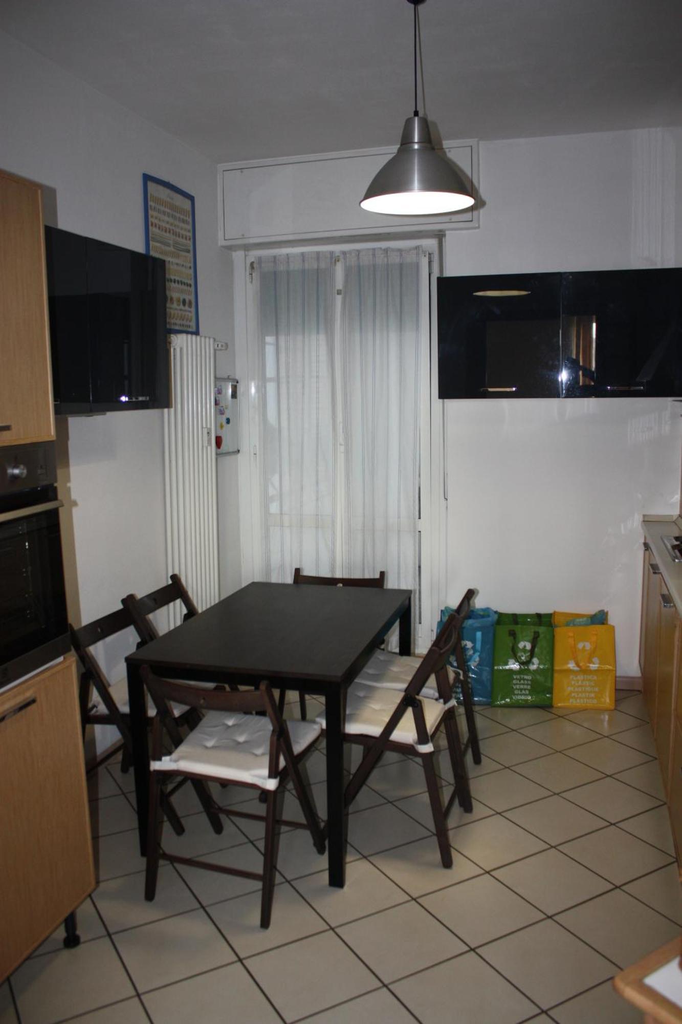 Elegante Appartamento Trilocale Milano Exterior foto