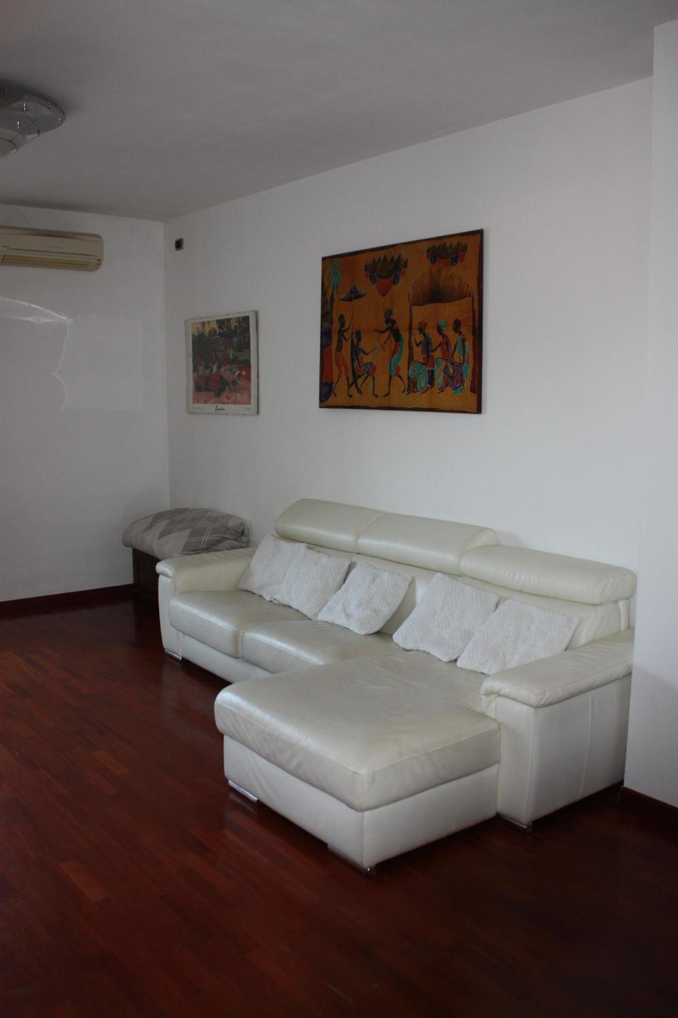 Elegante Appartamento Trilocale Milano Exterior foto